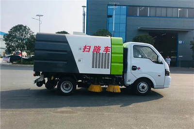 高效環(huán)保，城市清潔新選擇——國六東風途逸3方掃路車解析